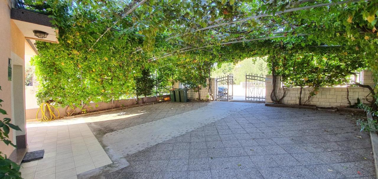 Apartmani Mira 沃迪切 外观 照片