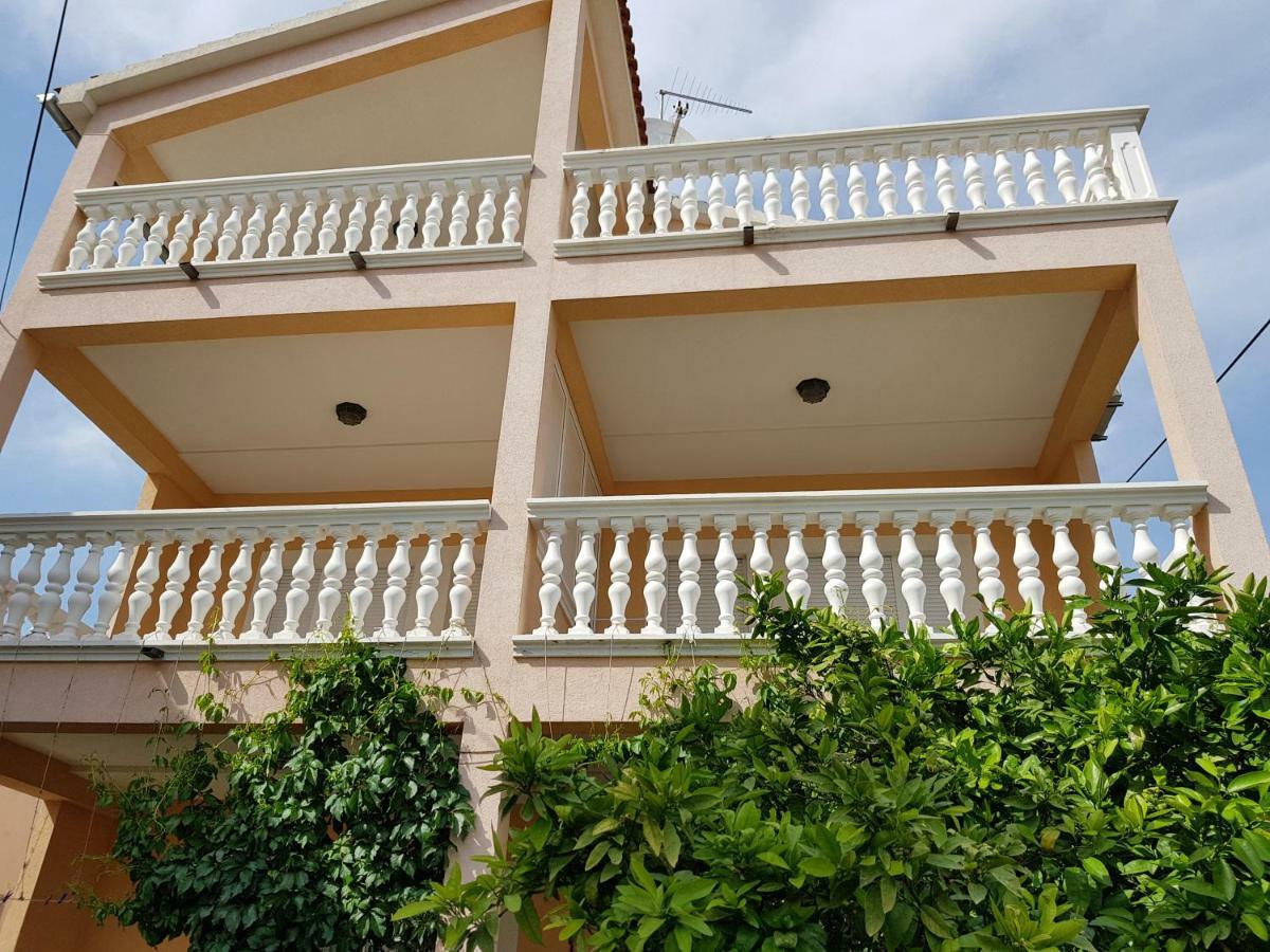 Apartmani Mira 沃迪切 外观 照片