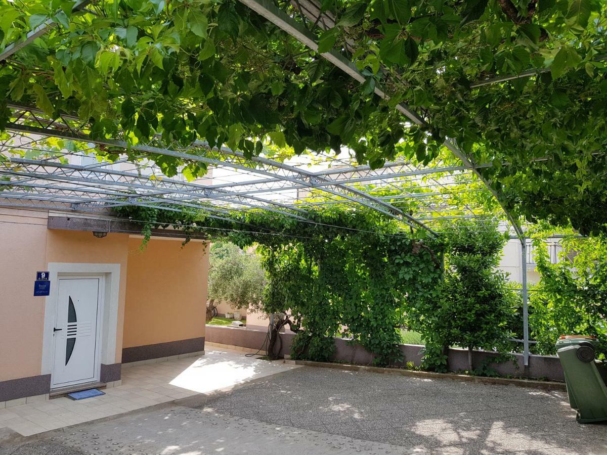 Apartmani Mira 沃迪切 外观 照片
